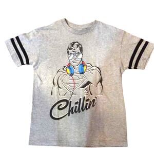 DC Comics Boy's SM Superman Chillin With Headphones Varsity Graphic T-shirt